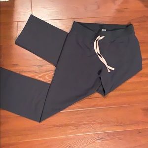 Gray Livingston Figs scrub bottoms